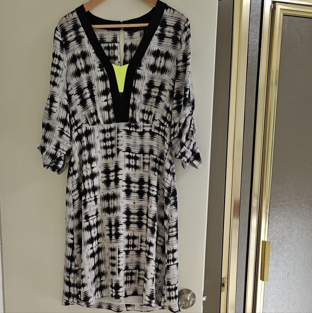 BCBGMaxAzria Black and White Graphic Midi Dress